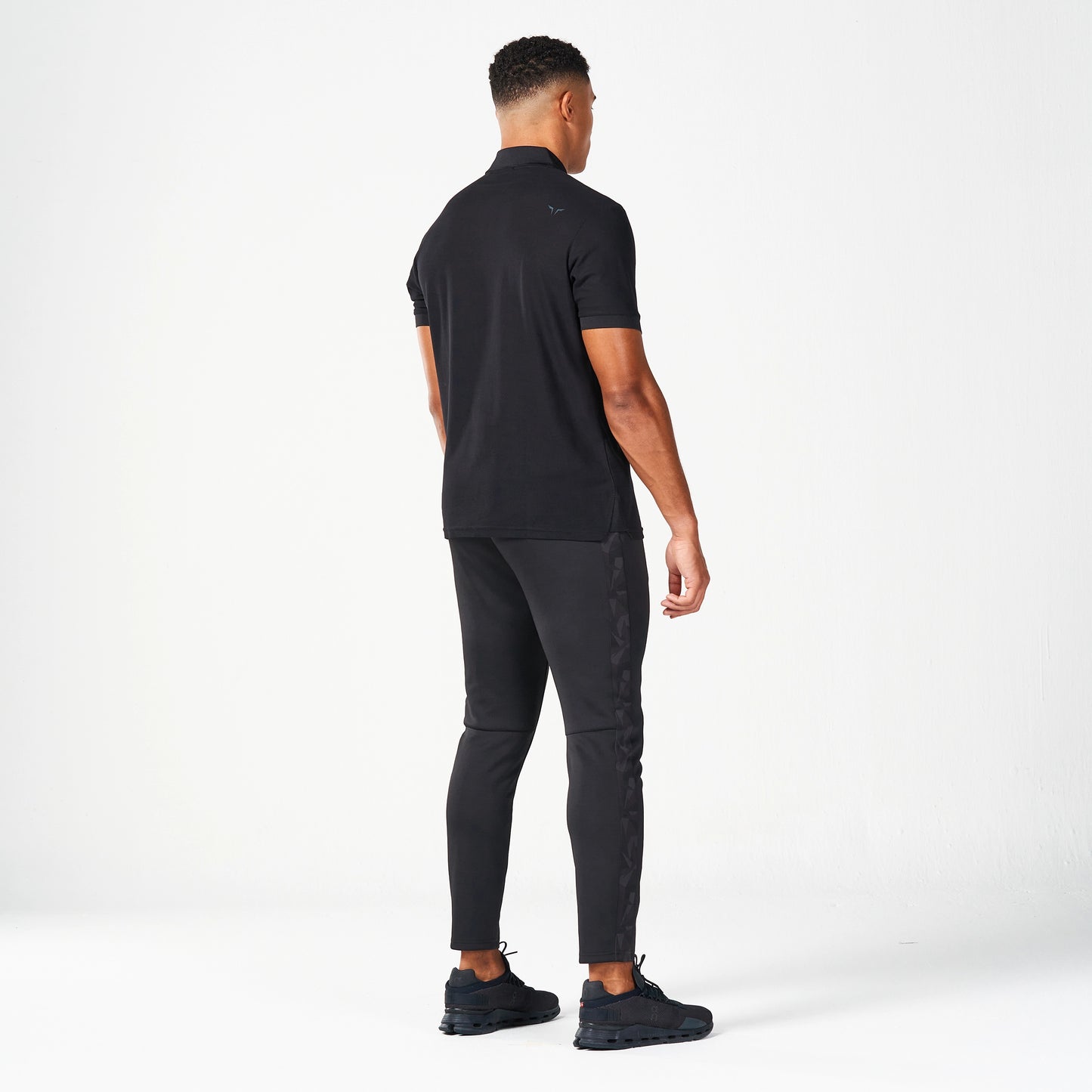 تيشيرت بولو كور أوفر أتشيفر - أسود