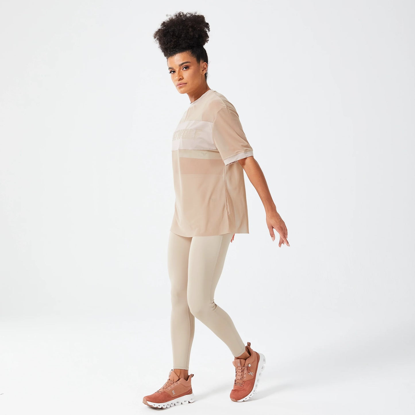 تيشيرت جليتش من قماش شبكي - ترابي