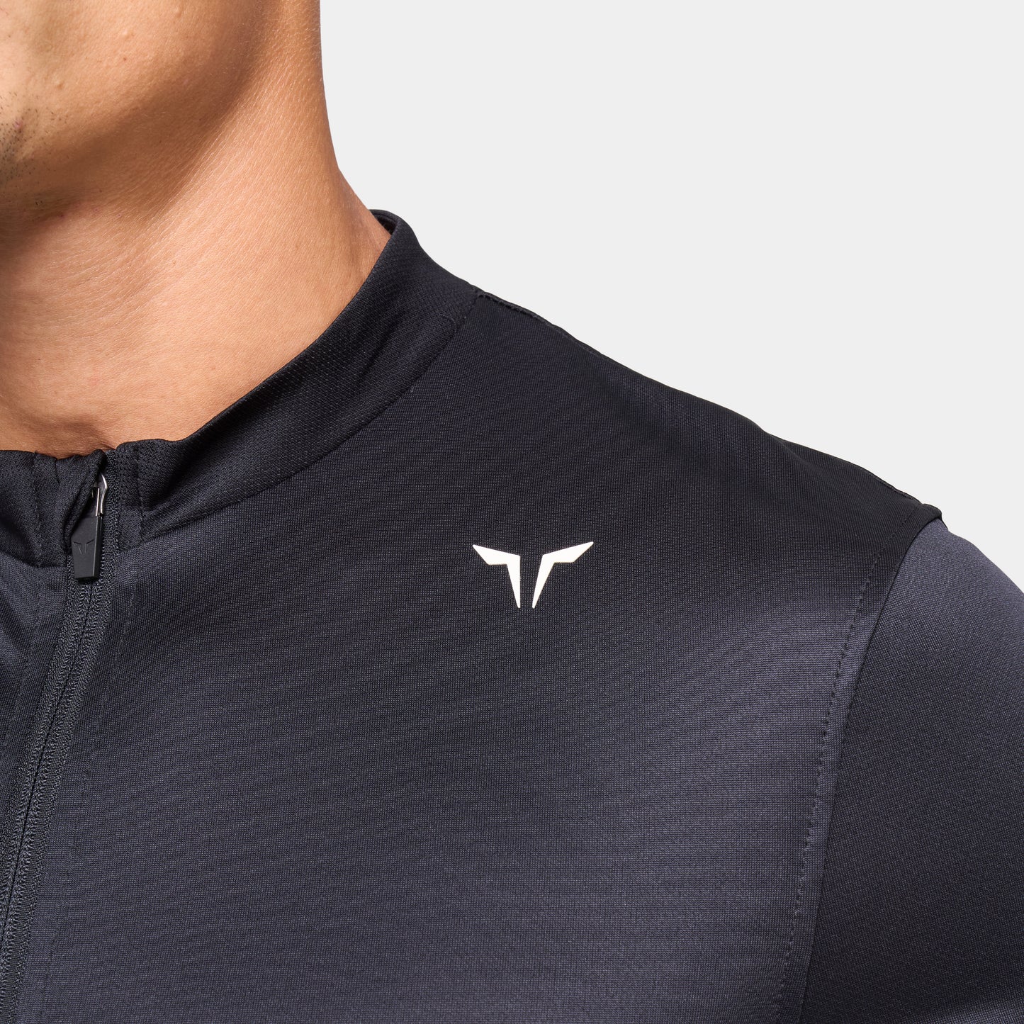 تيشيرت خفيف بريع سحاب - أسود