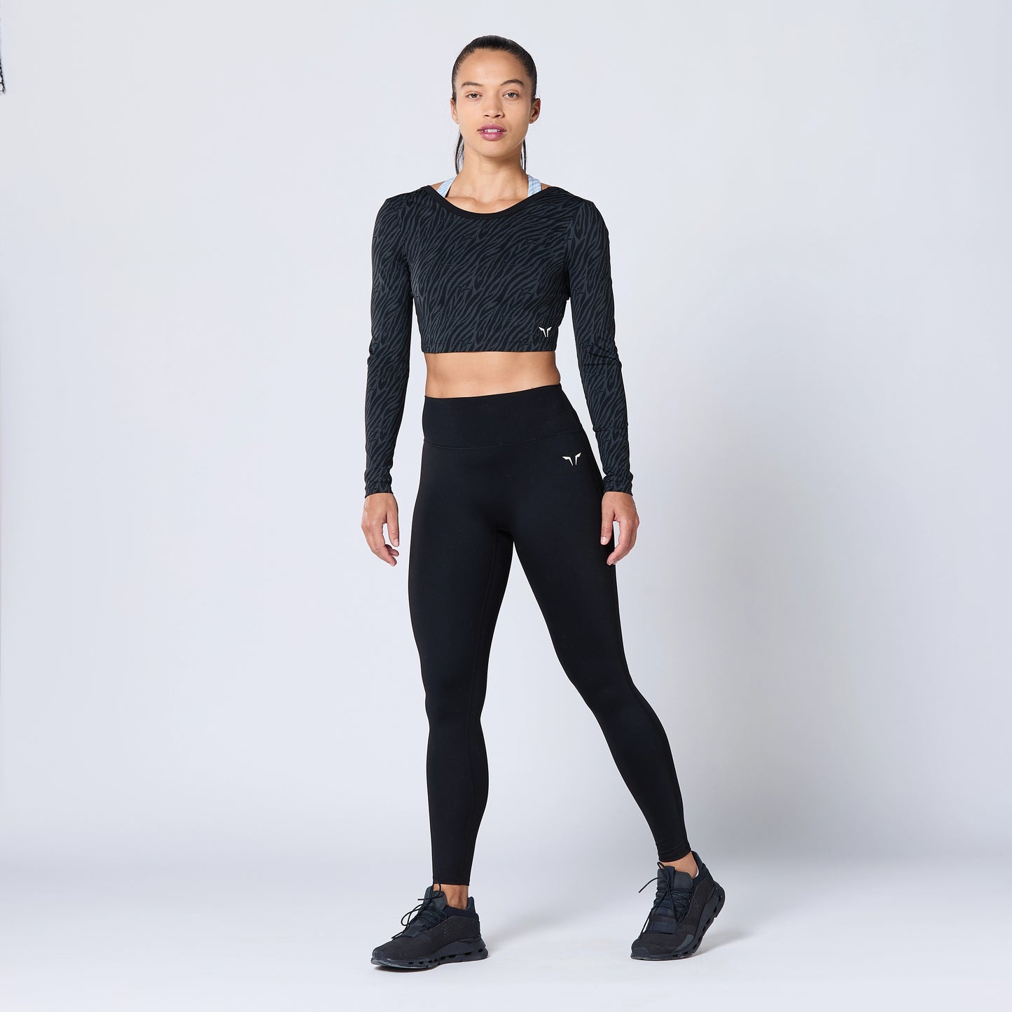 توب واريور 2.0 قصيرة - طبعة سوداء