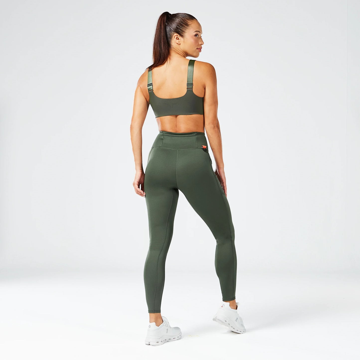 حمالة صدر بيرفورمانس لاب °360 بسحاب - أخضر عشبي