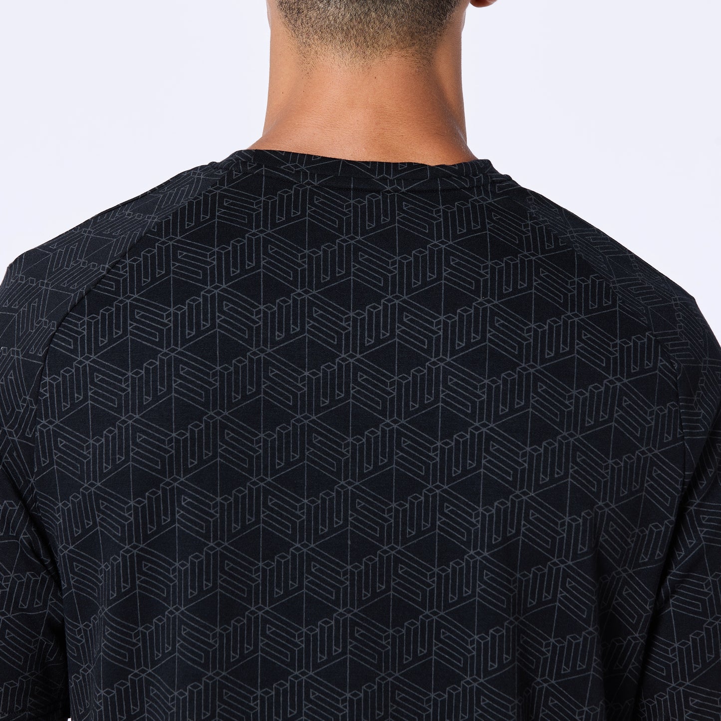 ايسينشال تيشيرت اكتيف -  طبعة سوداء 