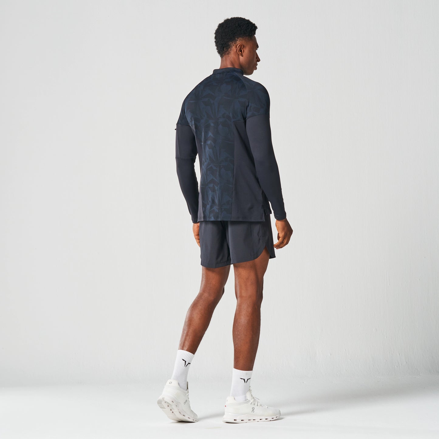 بلوزة إيفولف 2.0 للركض - طبعة سوداء