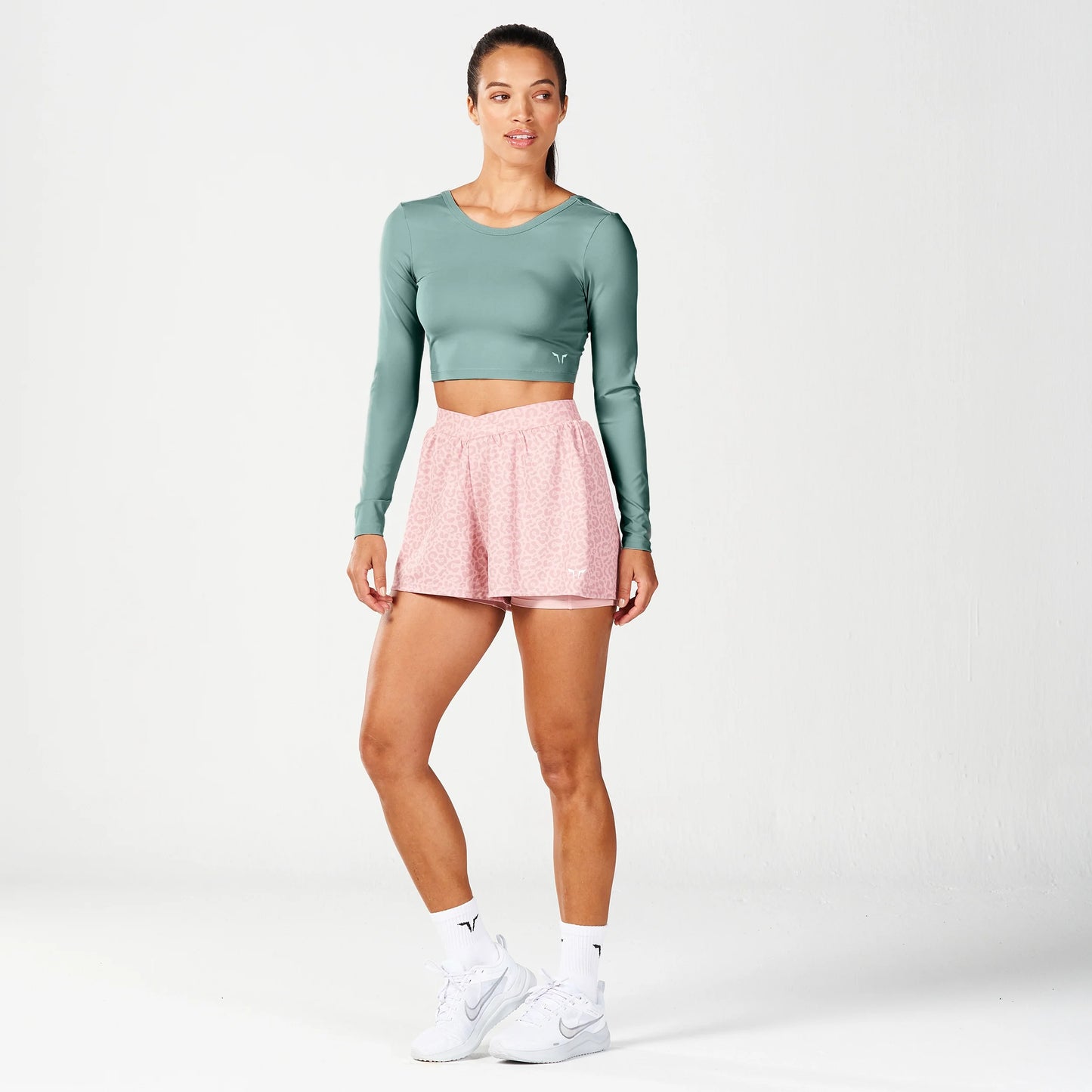 بلوزة واريور 2.0 قصيرة - أخضر غامق