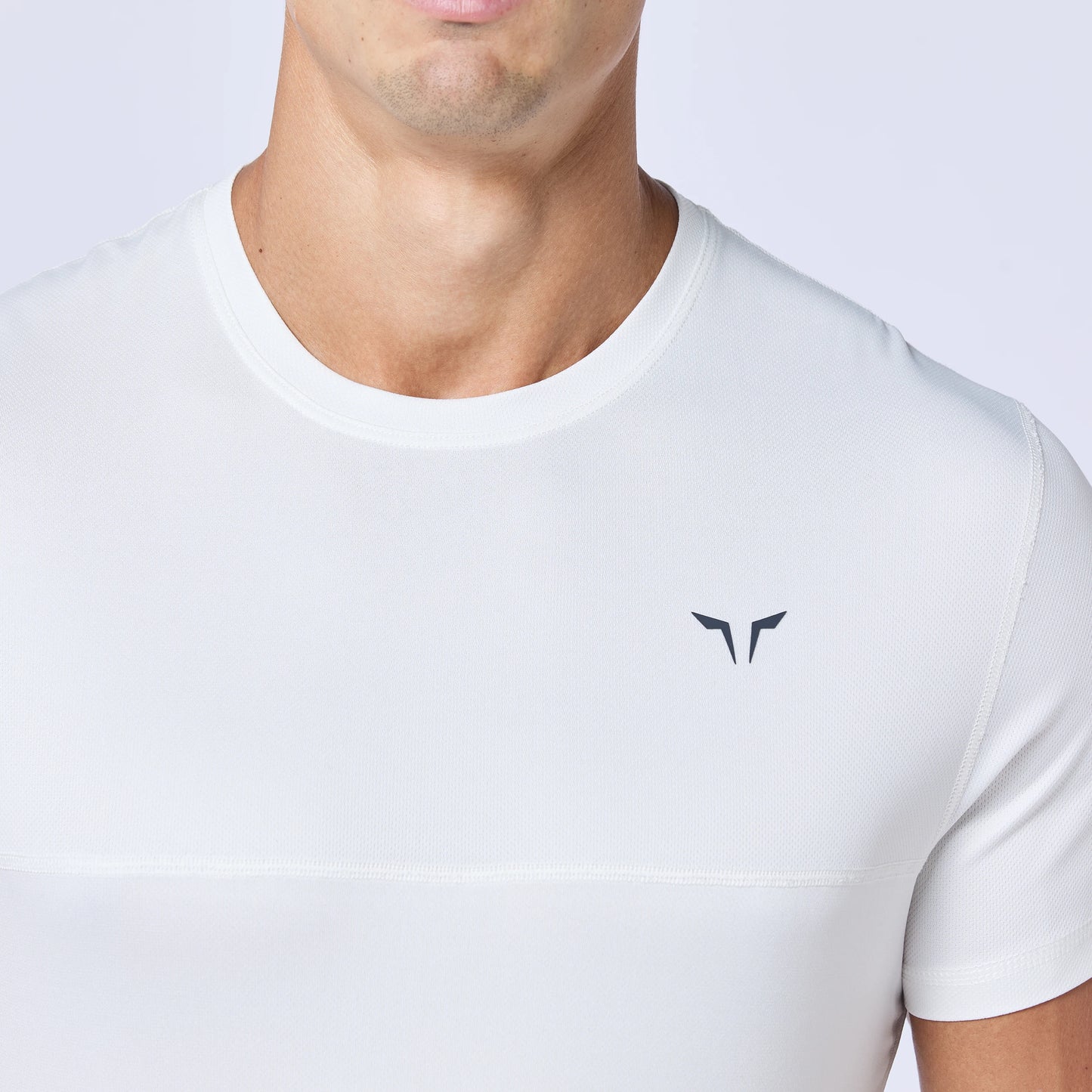 كونتراست تيشيرت  -  أبيض لؤلؤي