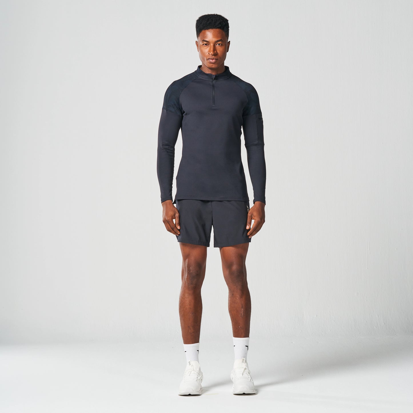 بلوزة إيفولف 2.0 للركض - طبعة سوداء