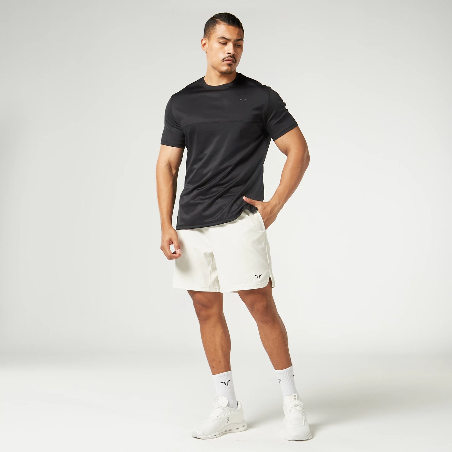 شورت فاونديشن 7" - أبيض لؤلؤي 1.0