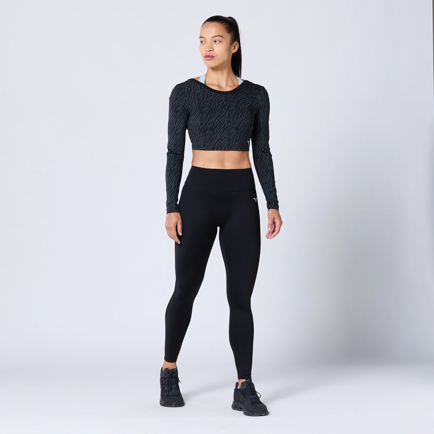 توب واريور 2.0 قصيرة - طبعة سوداء