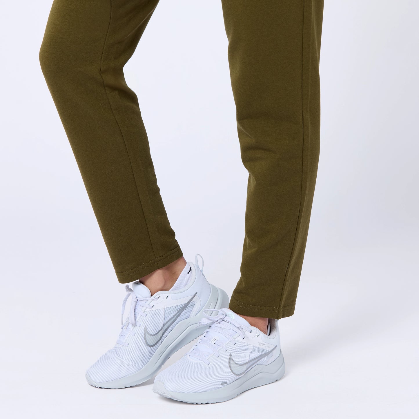 جوقرز ايسينشال بقصة عادية - زيتوني داكن