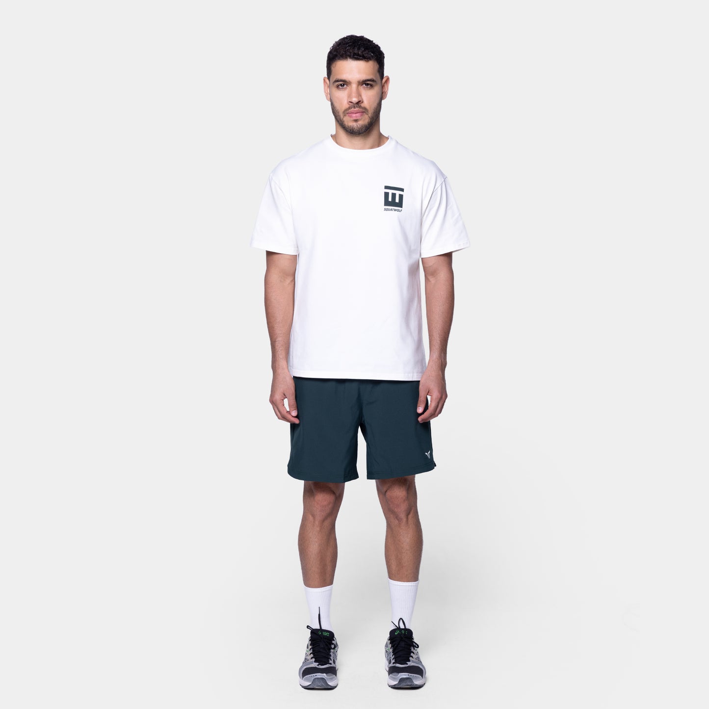 تيشيرت سكوات وولف x إبراهيم زكي فضفاض - أبيض