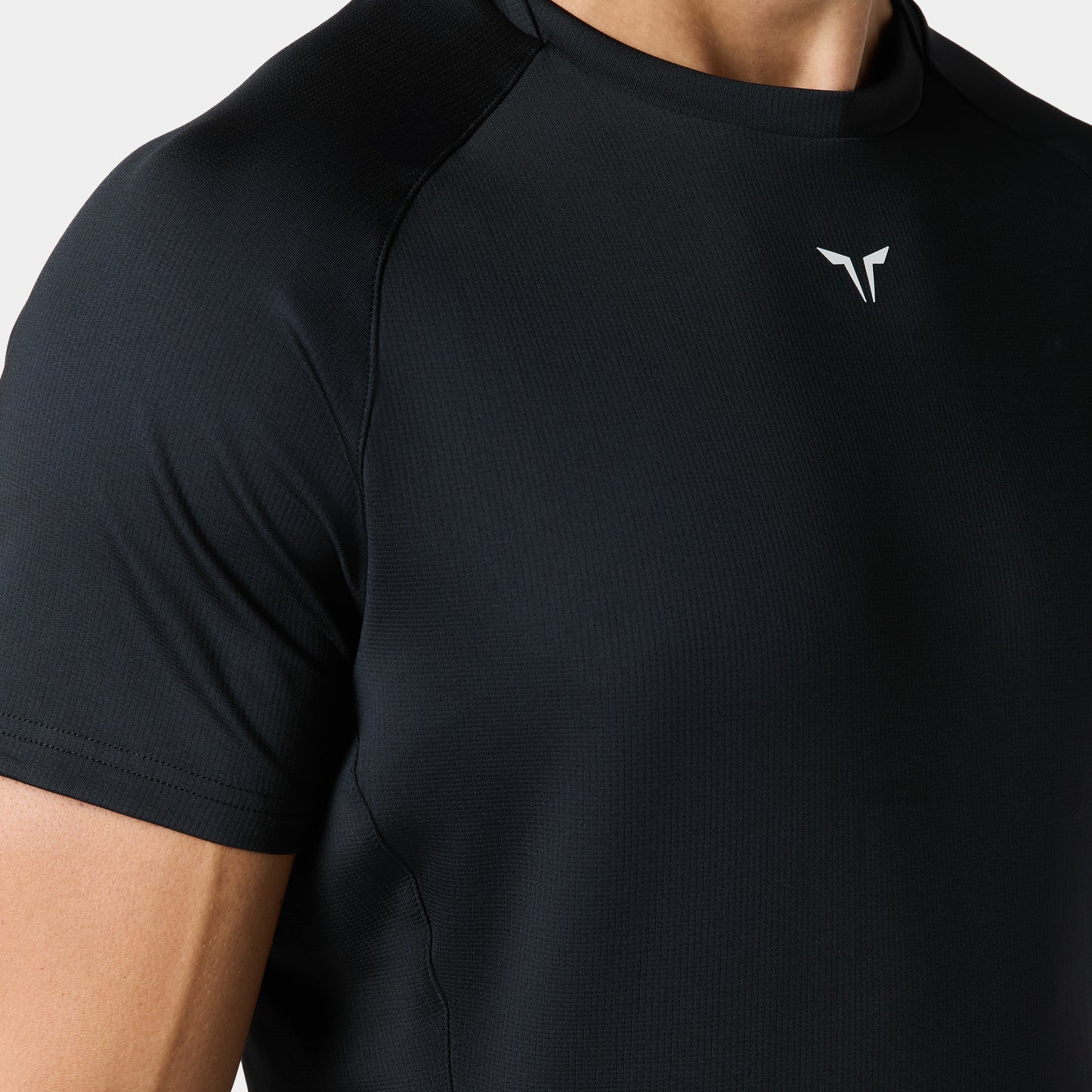 تيشيرت آكت دراي® وارير - أسود