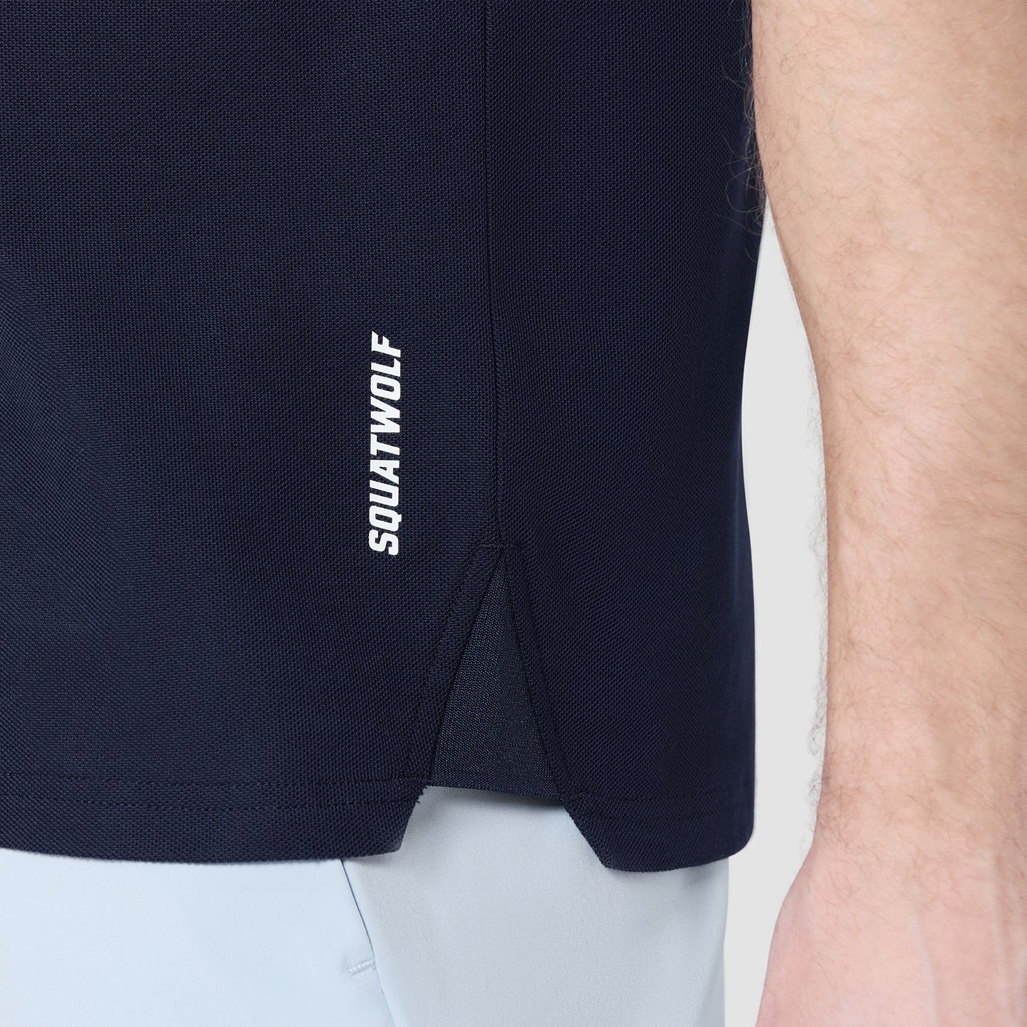 تيشيرت بولو كور أوفر أتشيفر إصدار أبيض - كحلي