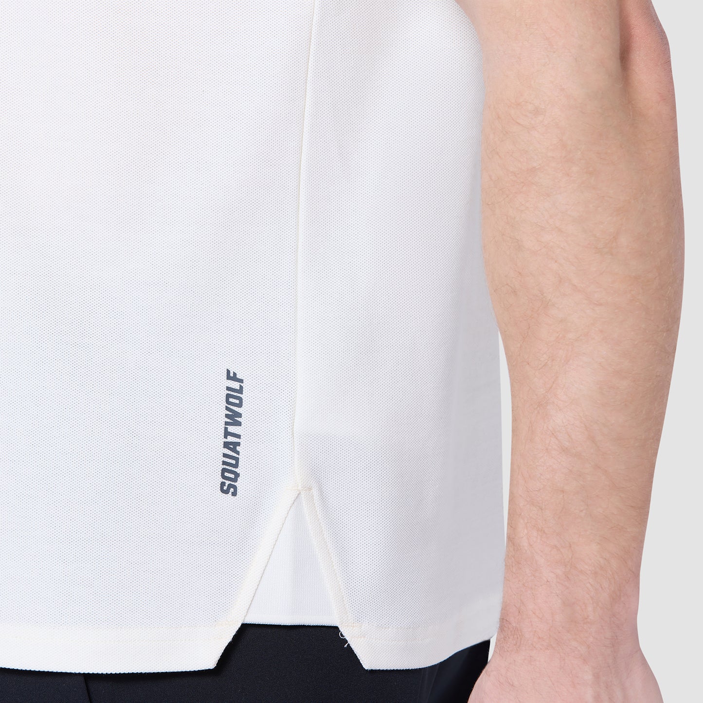 تيشيرت بولو كور أوفر أتشيفر - أبيض لؤلؤي