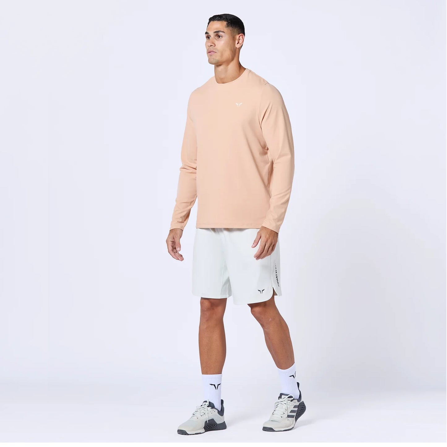 تيشرت ايسينشال اكتيف بأكمام طويلة - سكري