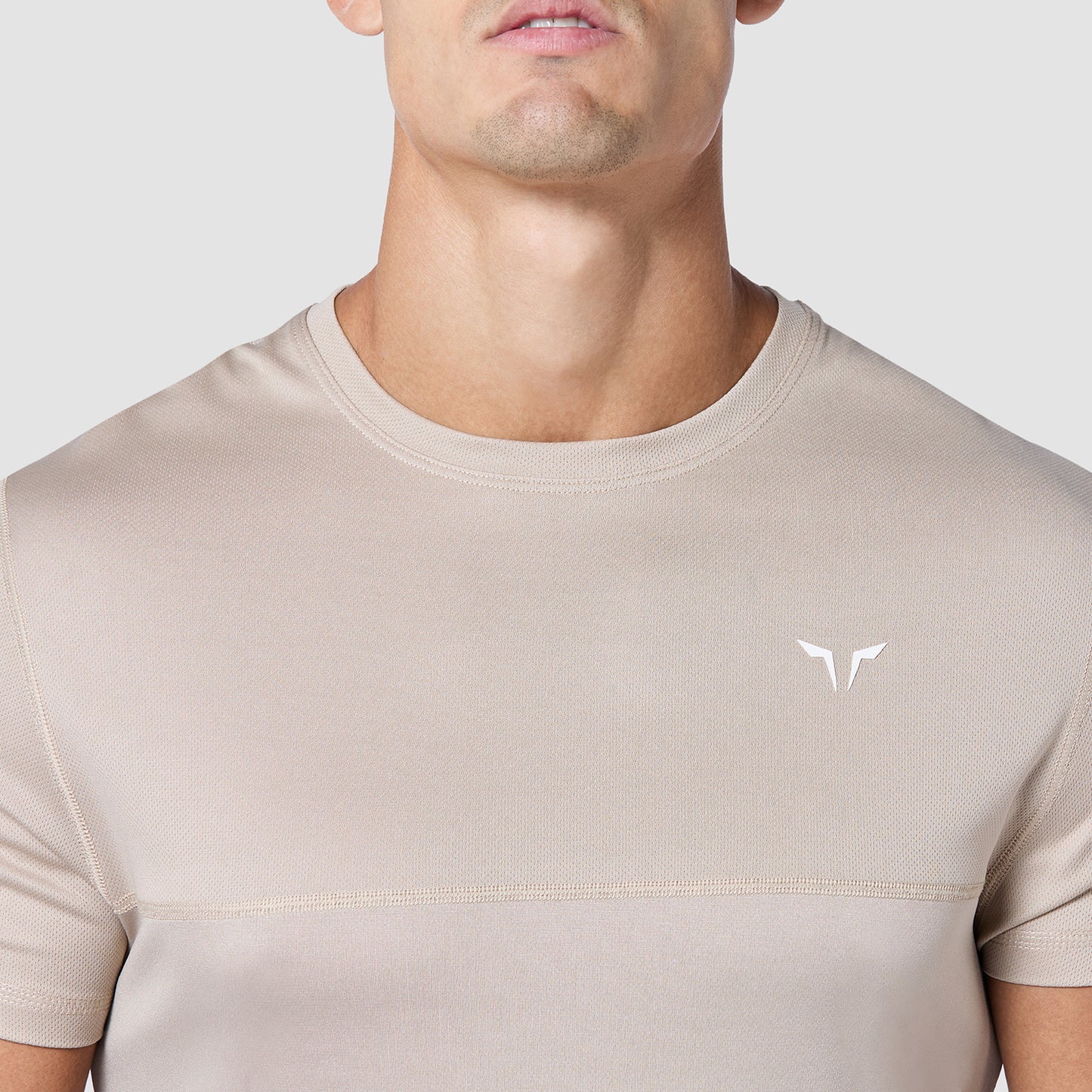 تيشيرت ايسينشال كونتراست - ترابي