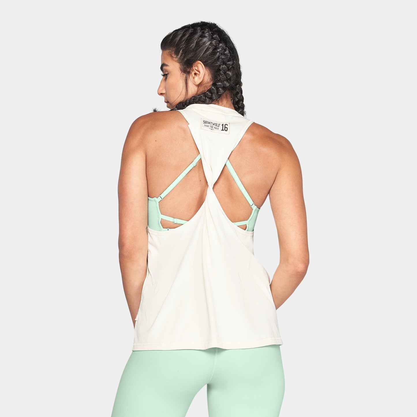 تانك بخلفية متقاطعة - سكري