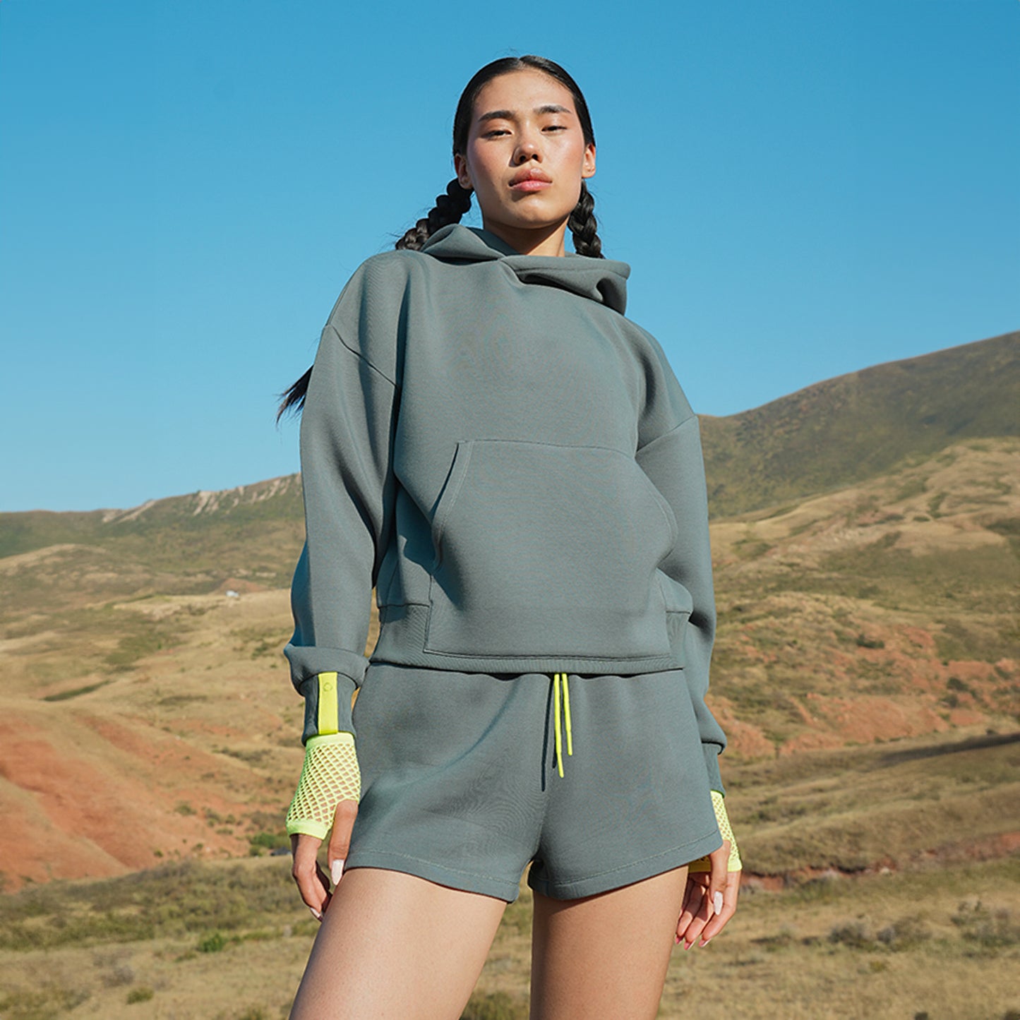 نيوتك هودي سبيسر مرتفع - فستقي