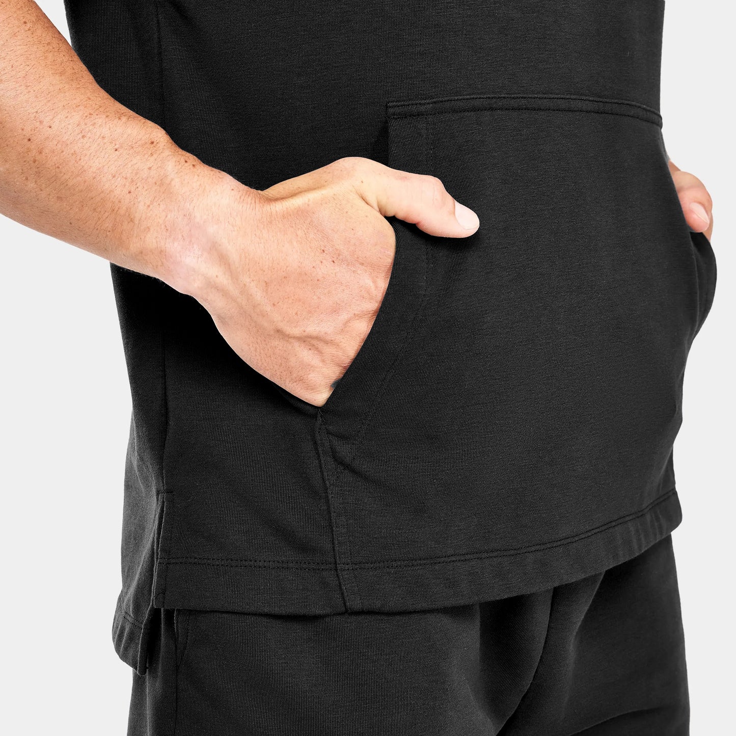 تيشيرت رياضي فضفاض - أسود