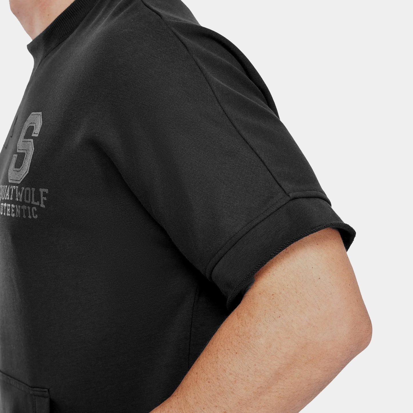 تيشيرت رياضي فضفاض - أسود