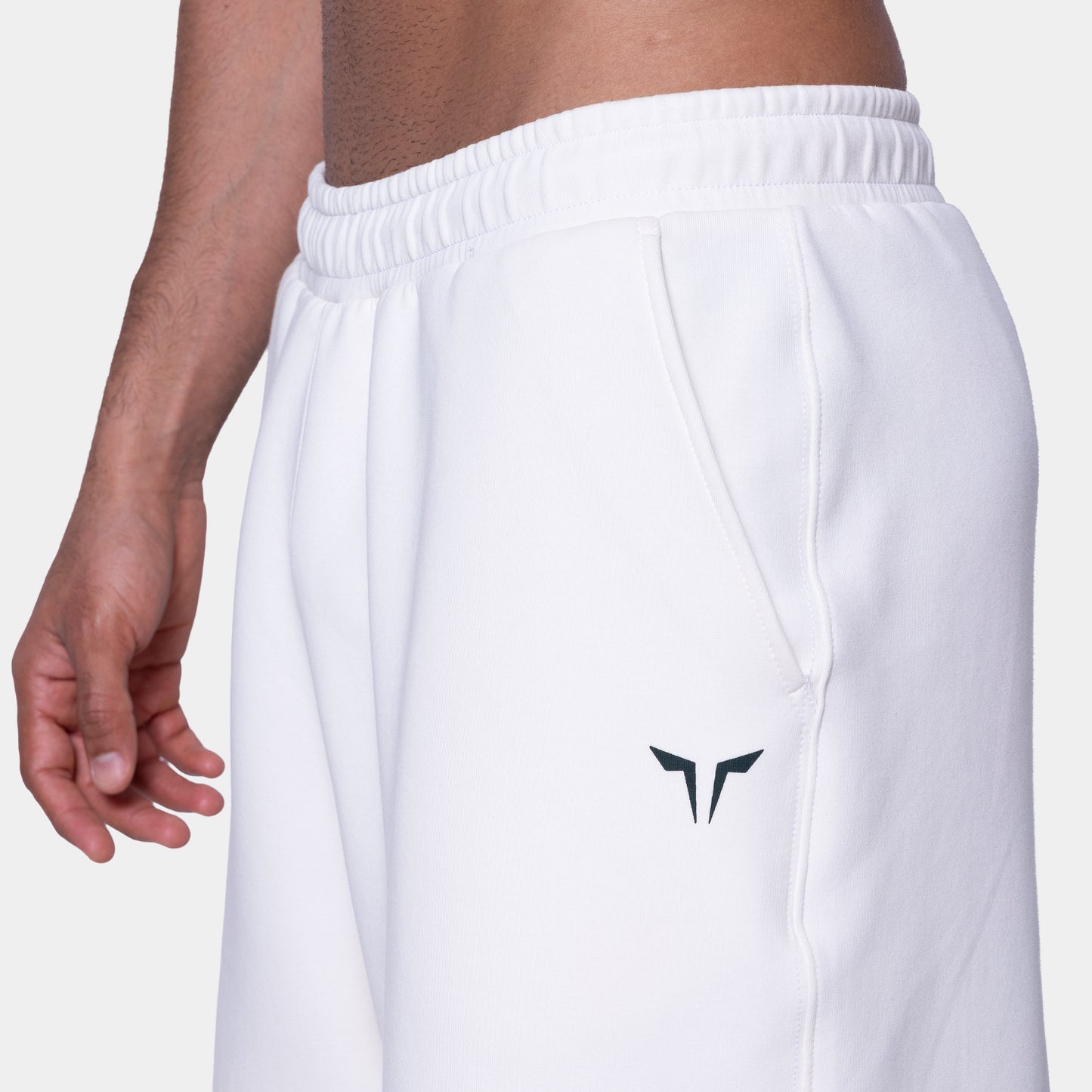 شورت سكوات وولف x إبراهيم زكي - أبيض