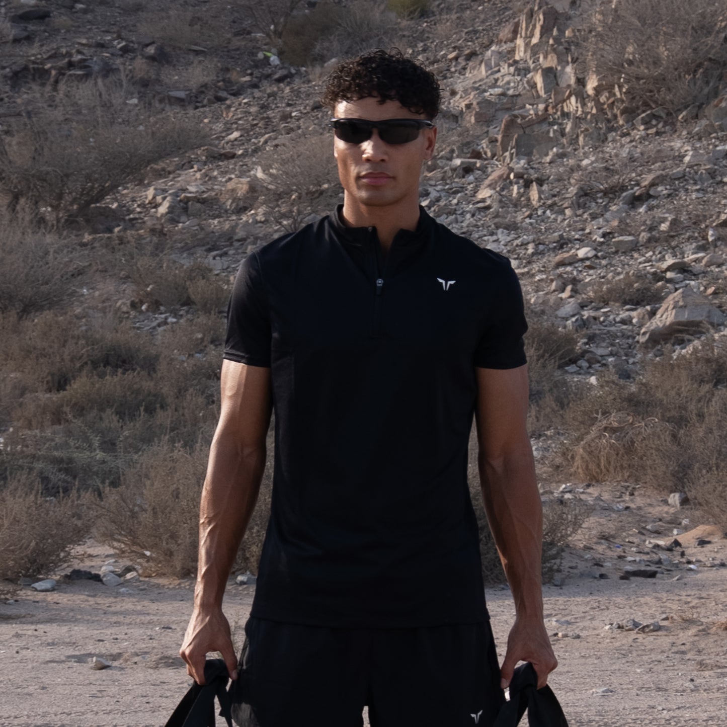 تيشيرت خفيف بريع سحاب - أسود