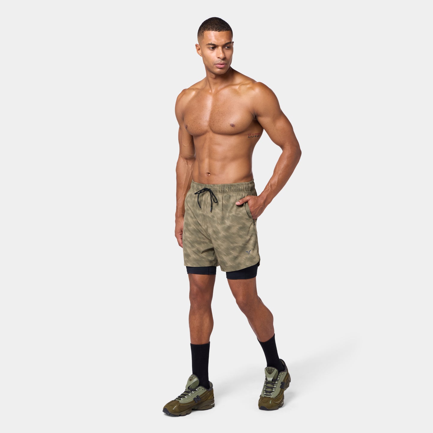 ليمتليس شورت 2 في 1 7" - طبعة زيتونية