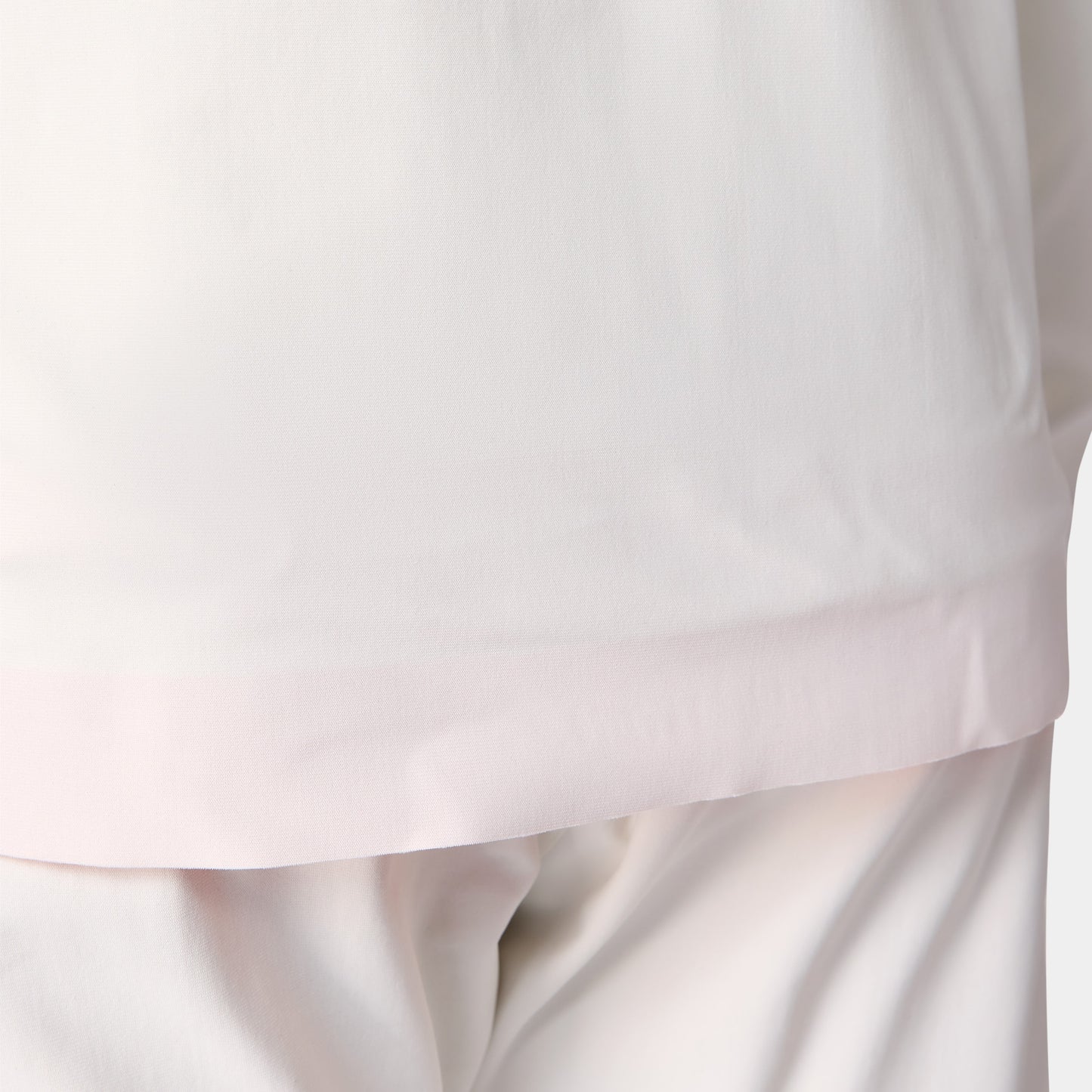 توب آكت دراي® مع ربع سحاب و أكمام طويلة - أبيض لؤلؤي