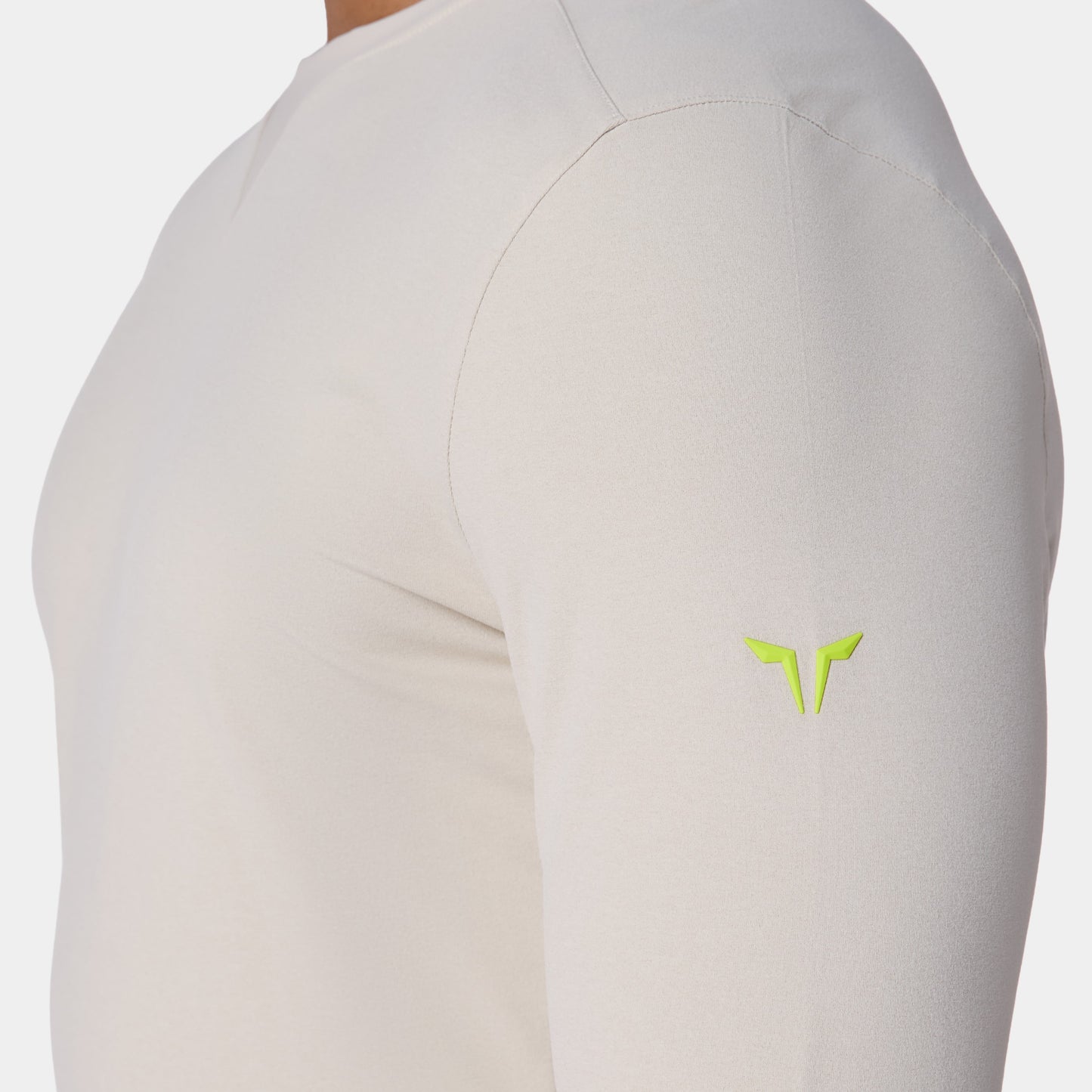 نيوتك تيشيرت سوبرناتشورال بأكمام طويلة - فضي مطفي