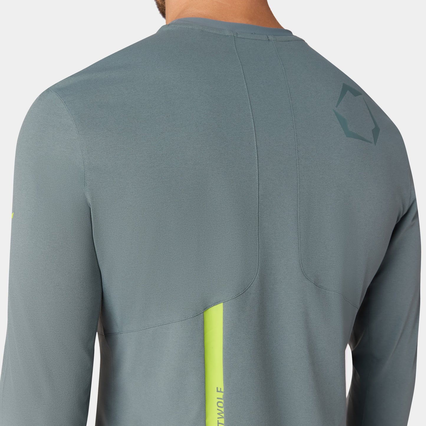 نيوتك تيشيرت سوبرناتشورال بأكمام طويلة - فستقي