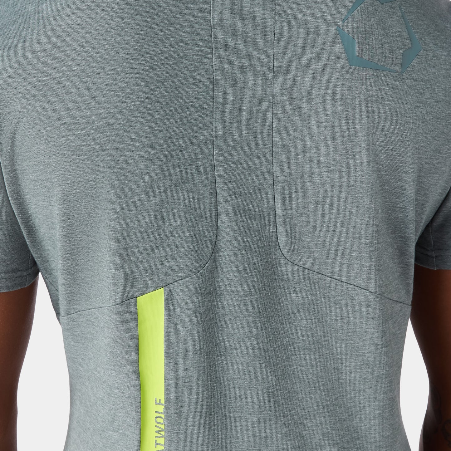 نيوتك تيشيرت آكت دراي® بأكمام قصيرة - فستقي مارل