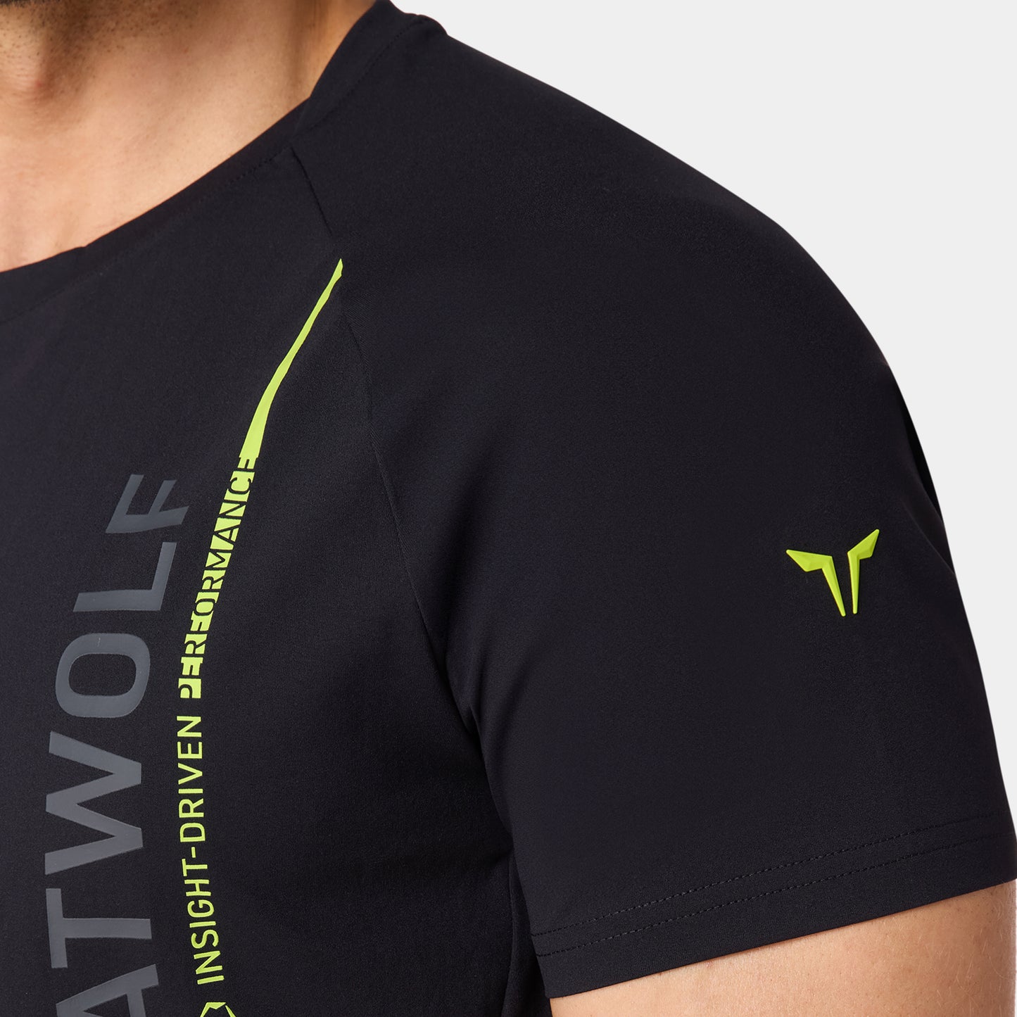 نيوتك تيشيرت سوبرناتشورال بأكمام قصيرة - أسود