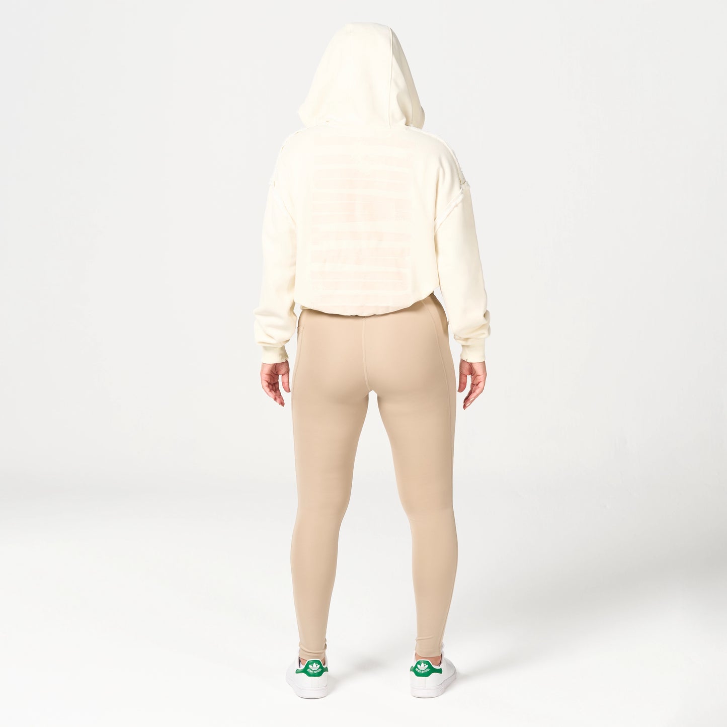 هودي مع شعار مطرز- سكري مارل