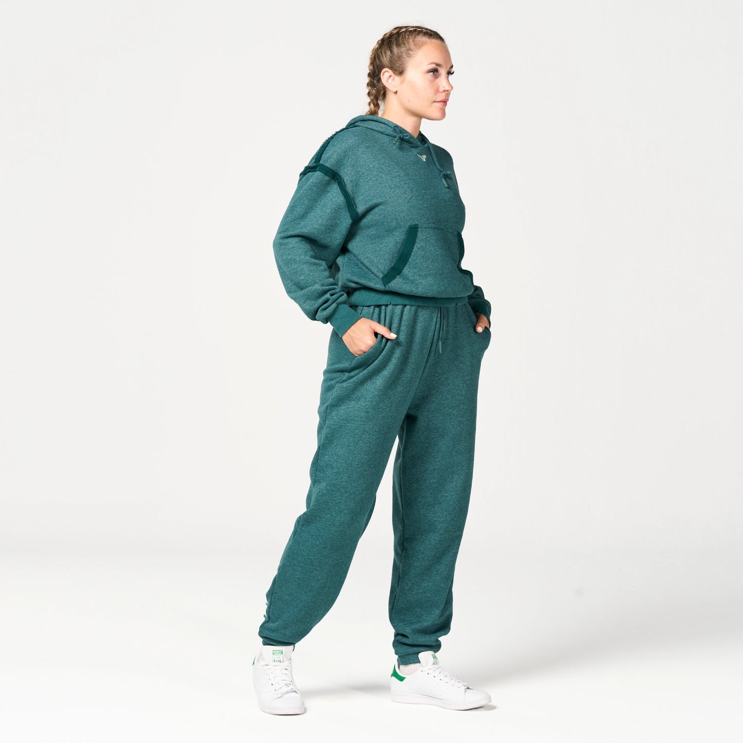 هودي ريتروجرايد مع شعار مطرز- أزرق كلاسيكي مارل