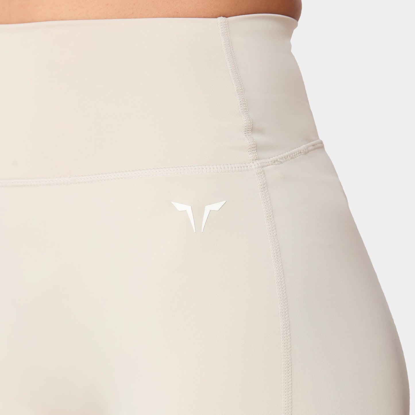 شورت بخصر مرتفع 5"- فضي مطفي