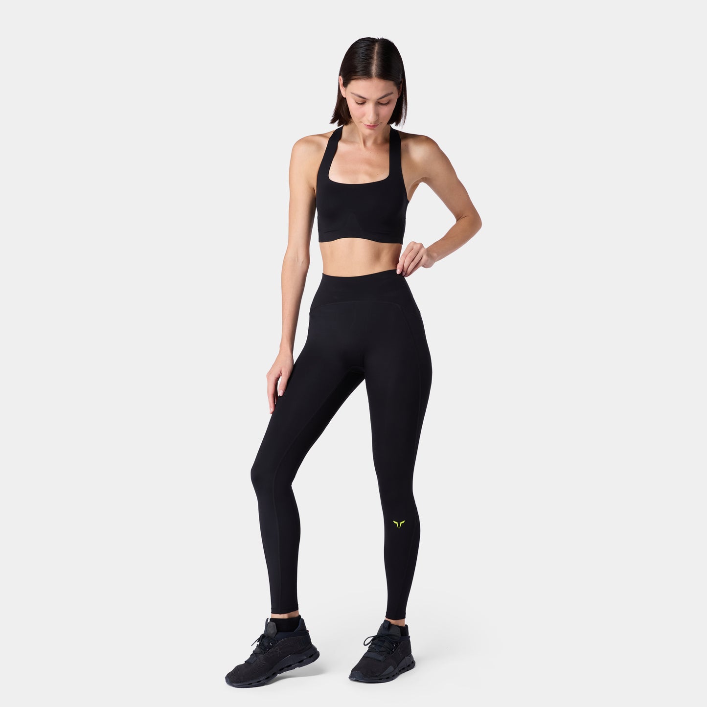 نيوتك حمالة صدر برقبة مربعة - أسود