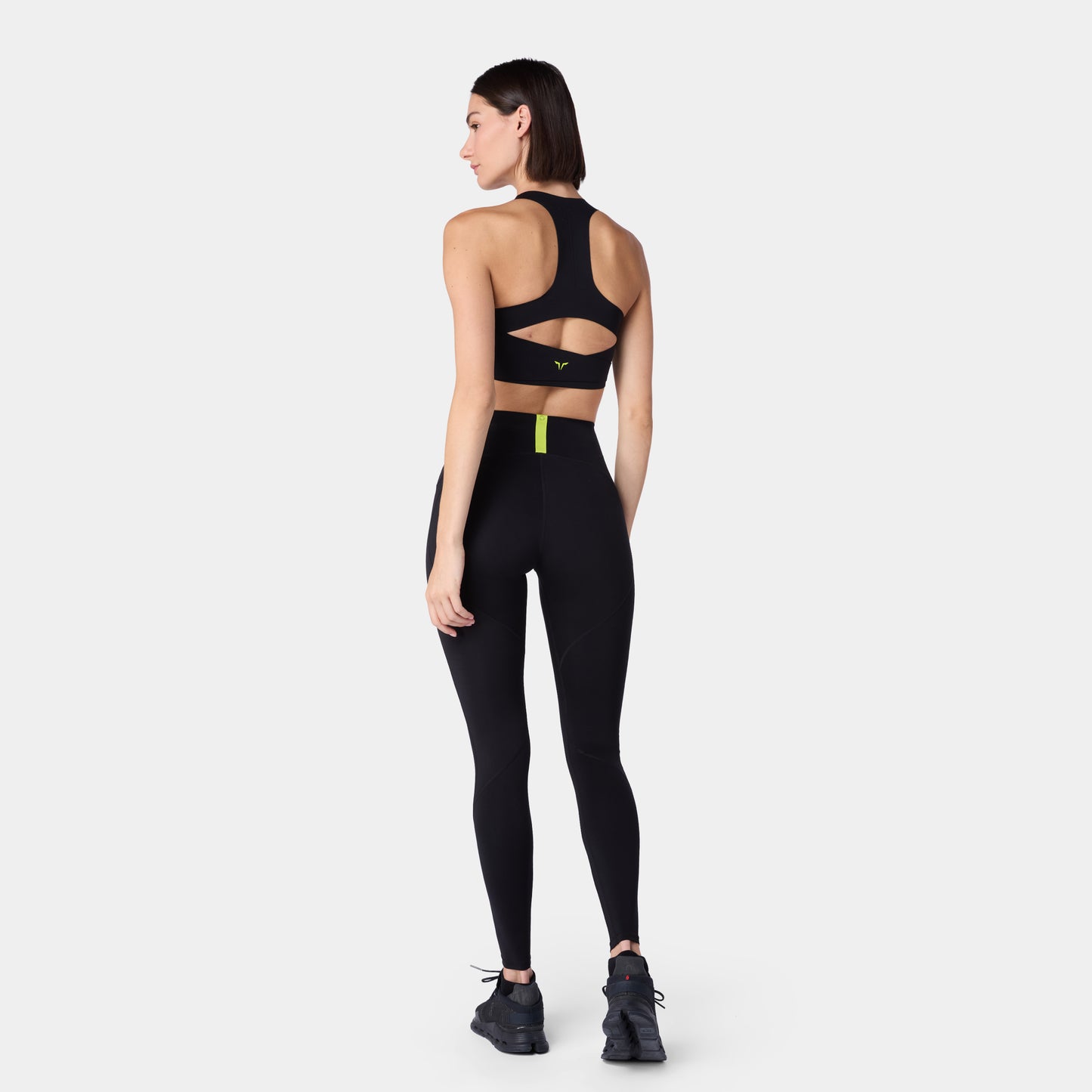 نيوتك حمالة صدر برقبة مربعة - أسود