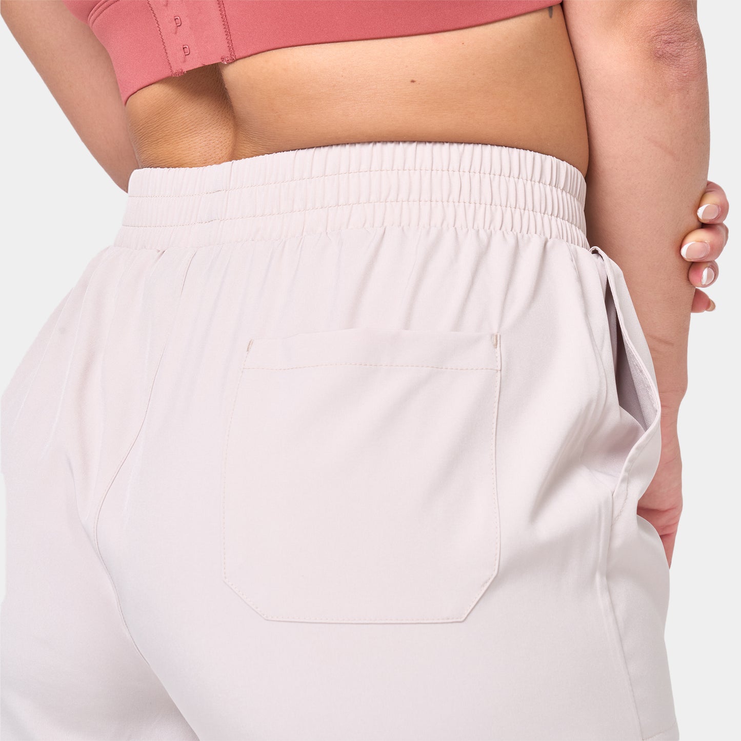 ايسينشال جوقرز مريح بنسيج ووفن المطاطي- فضي مطفي