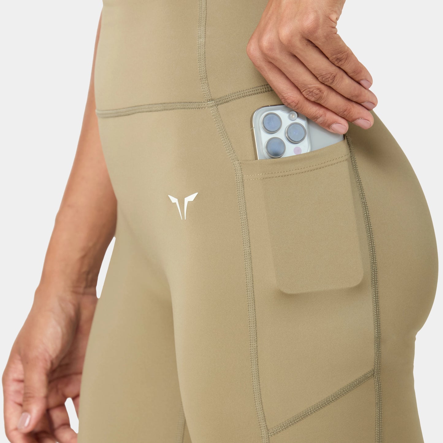 طقم إيسينشال إمباور 