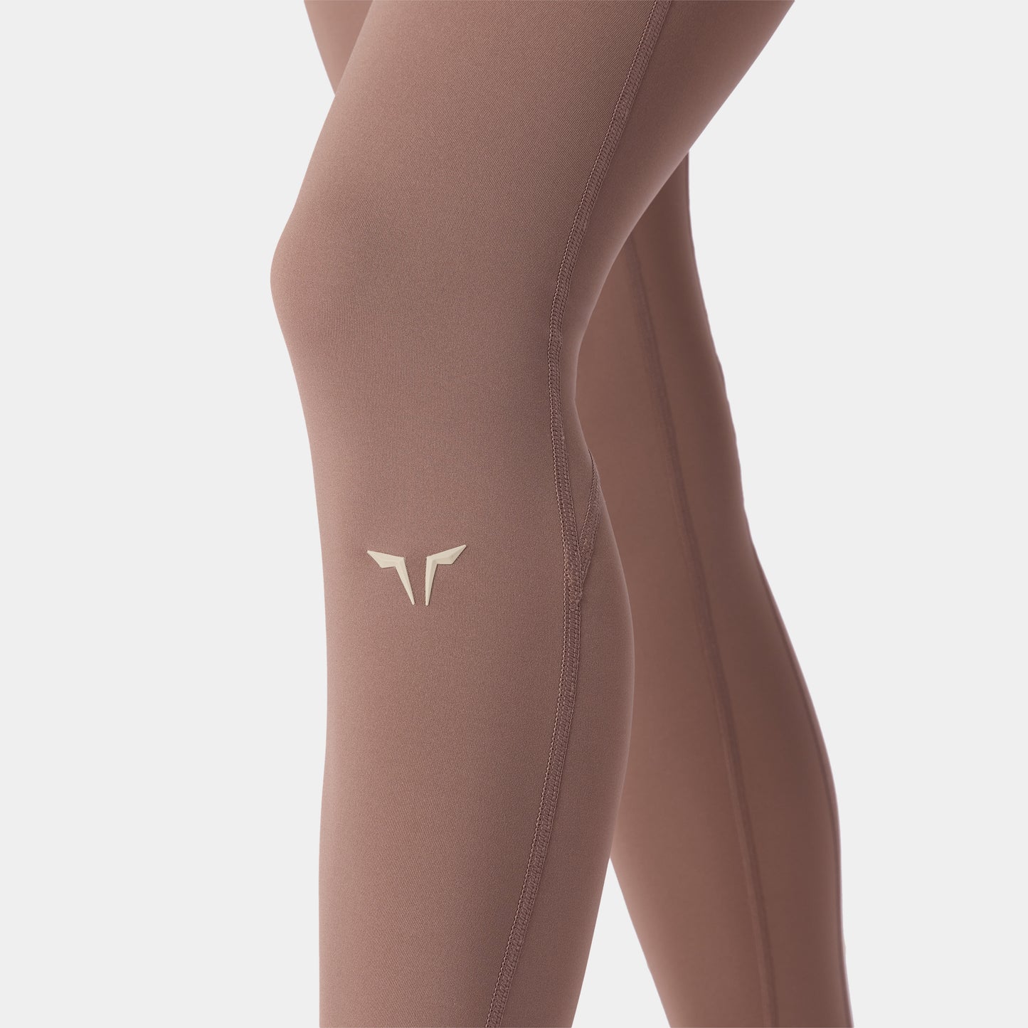 نيوتك ليقنز بيرفومانس 27" - كستنائي