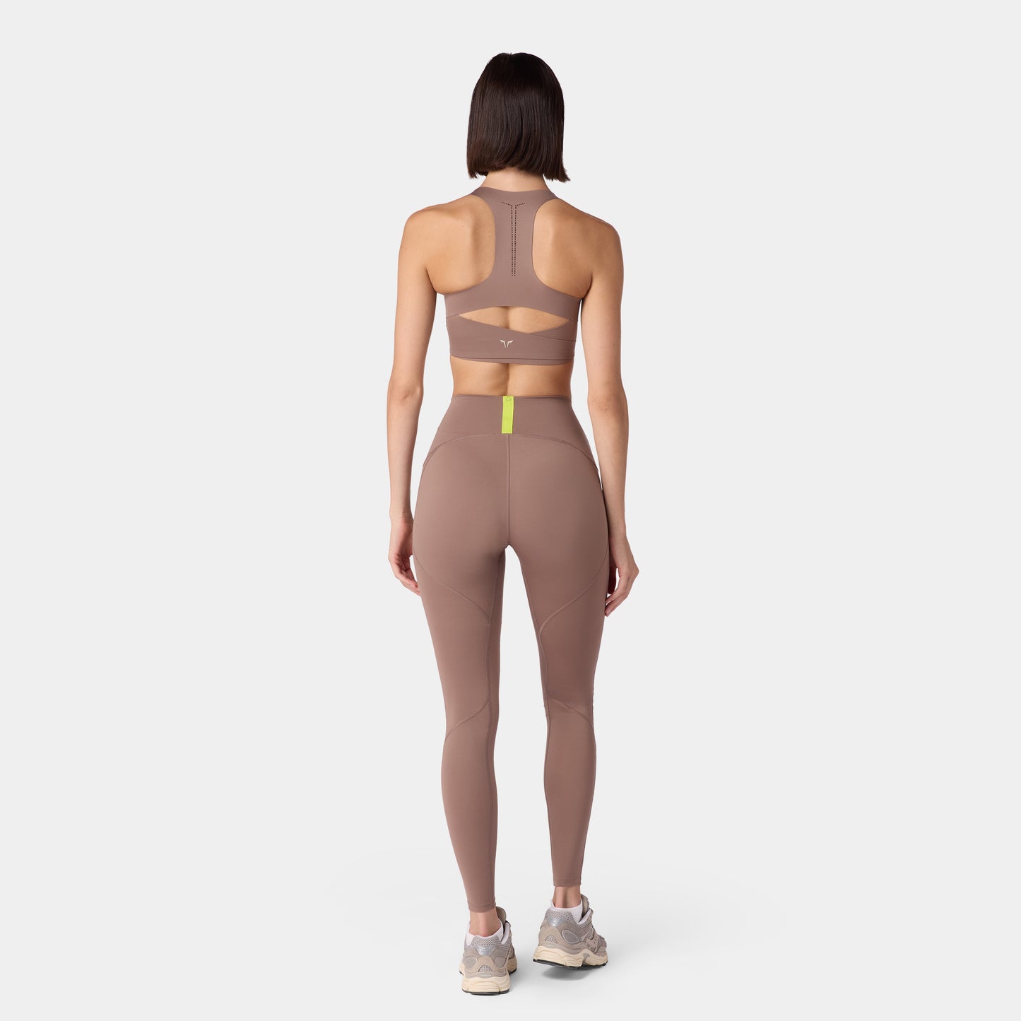 نيوتك ليقنز بيرفومانس 27" - كستنائي