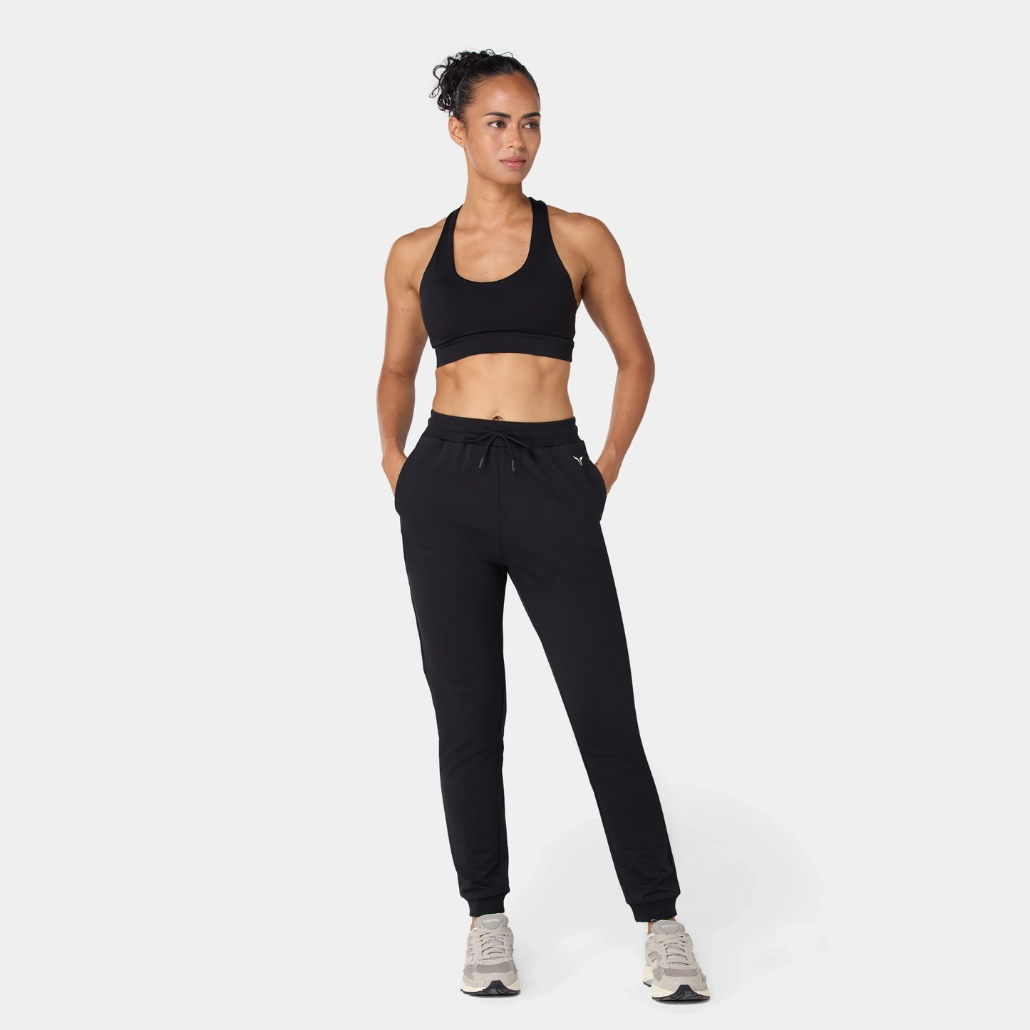 جوقرز رياضي بقصة عادية - أسود