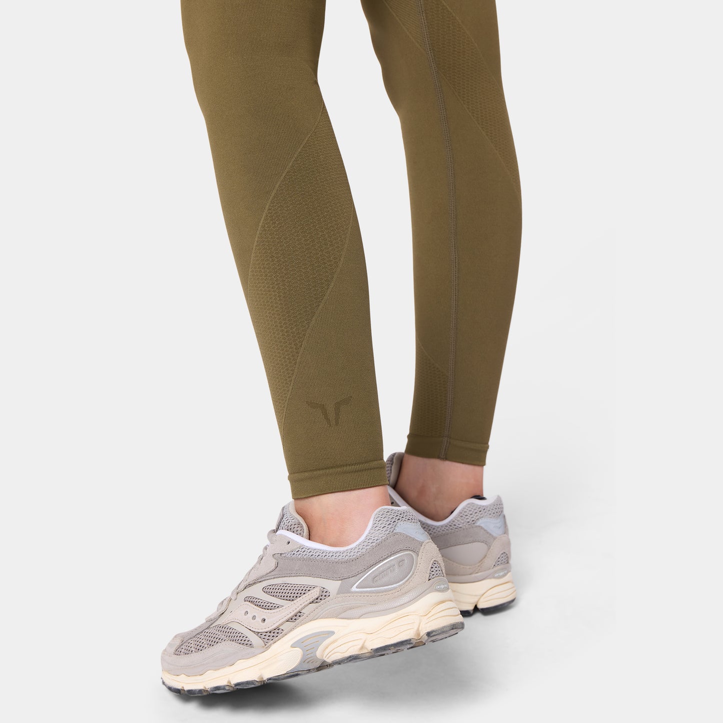 ليقنز كونتور 27" سيمليس - عشبي