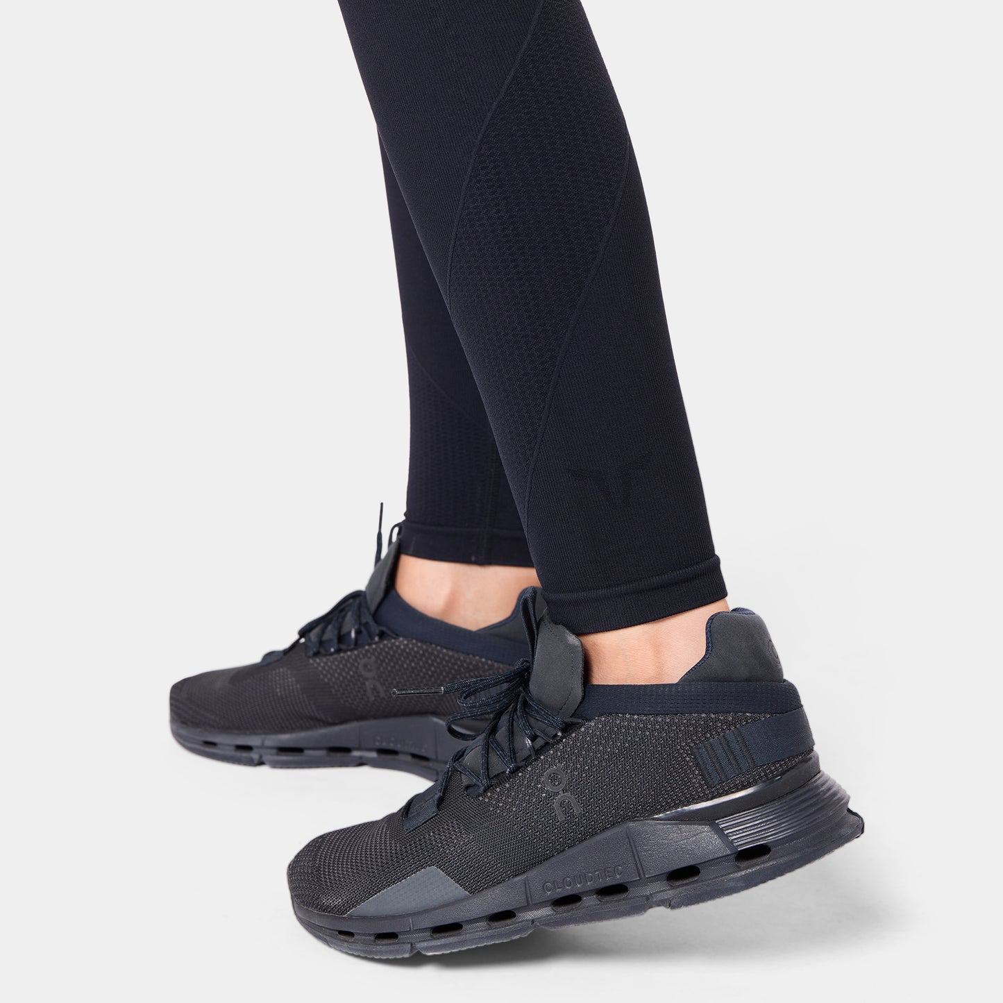 ليقنز كونتور 27" سيمليس - أسود