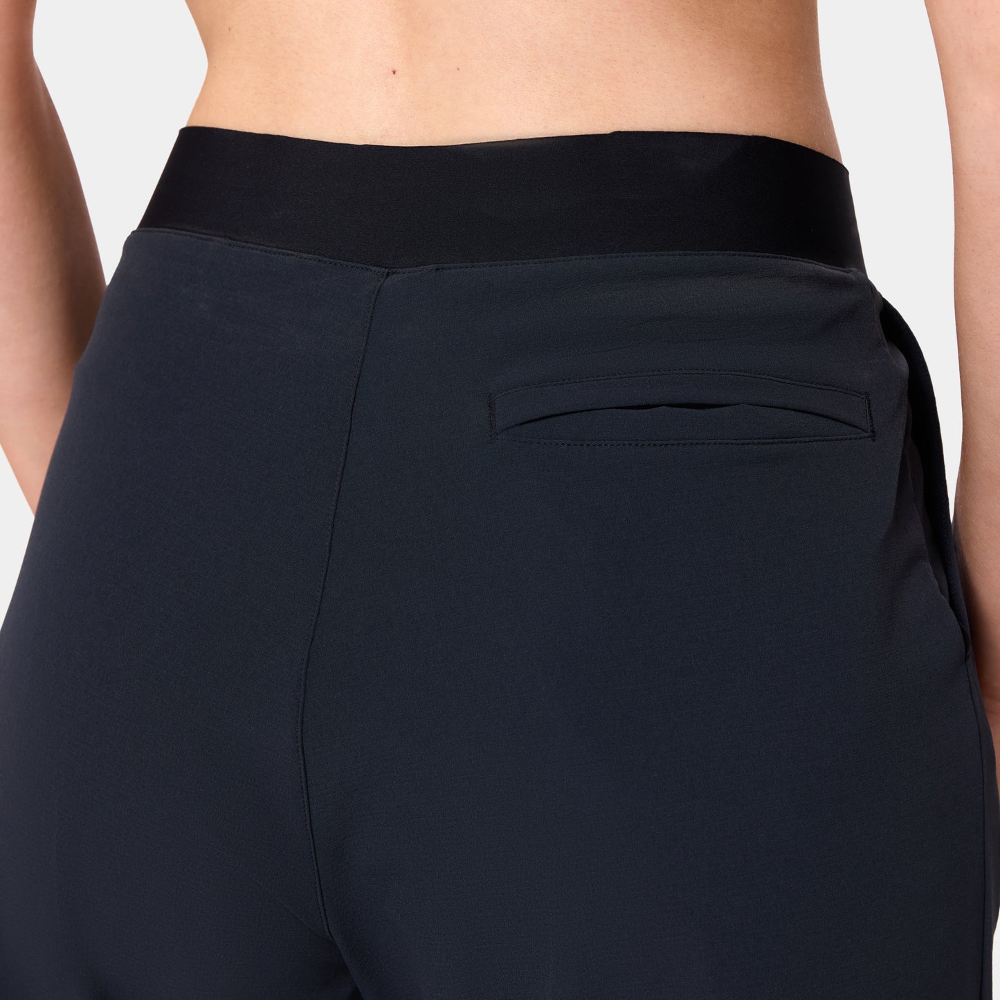 بنطلون واسع الساقين بخصر متقاطع - أسود