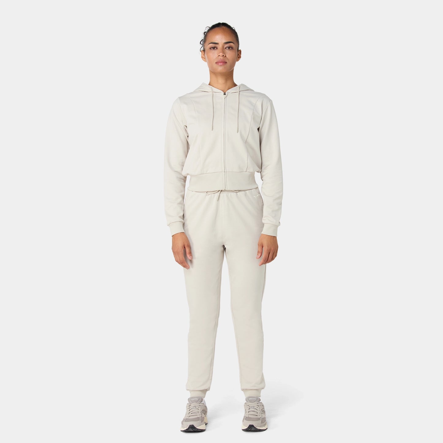 طقم الإحماء - فضي مطفي