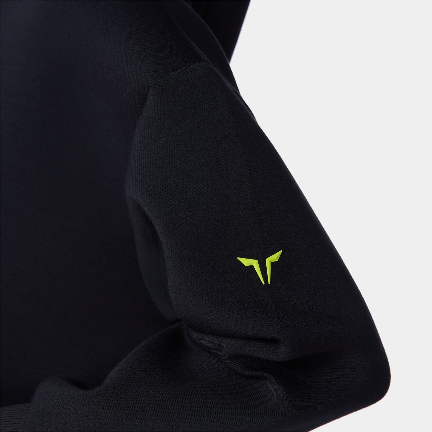 نيوتك هودي سبيسر مرتفع - أسود