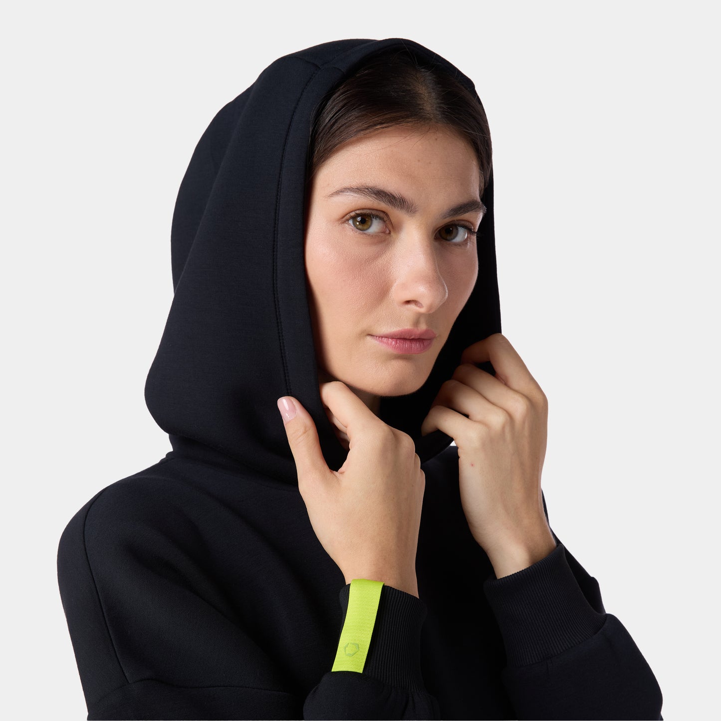 نيوتك هودي سبيسر مرتفع - أسود