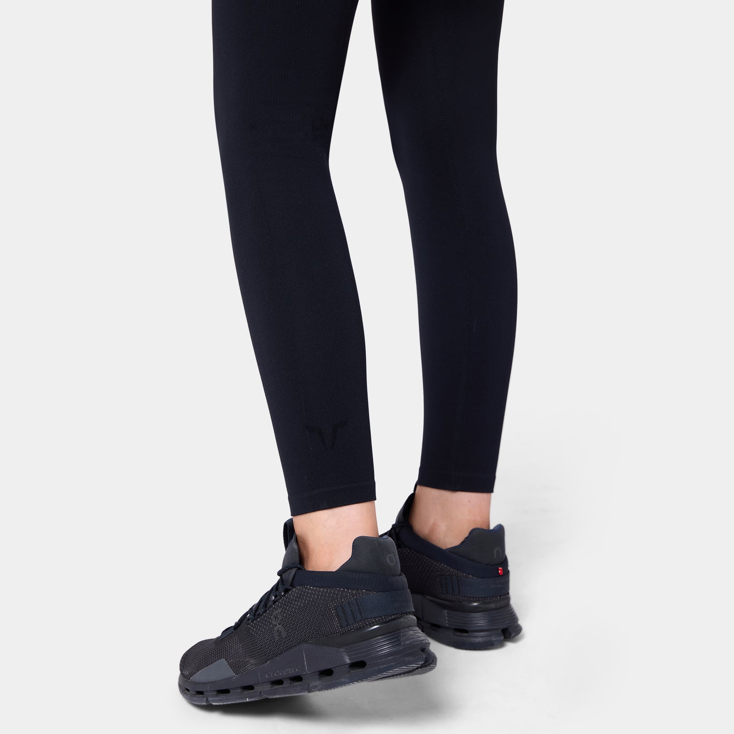 جمبسوت كونتور سيمليس - أسود