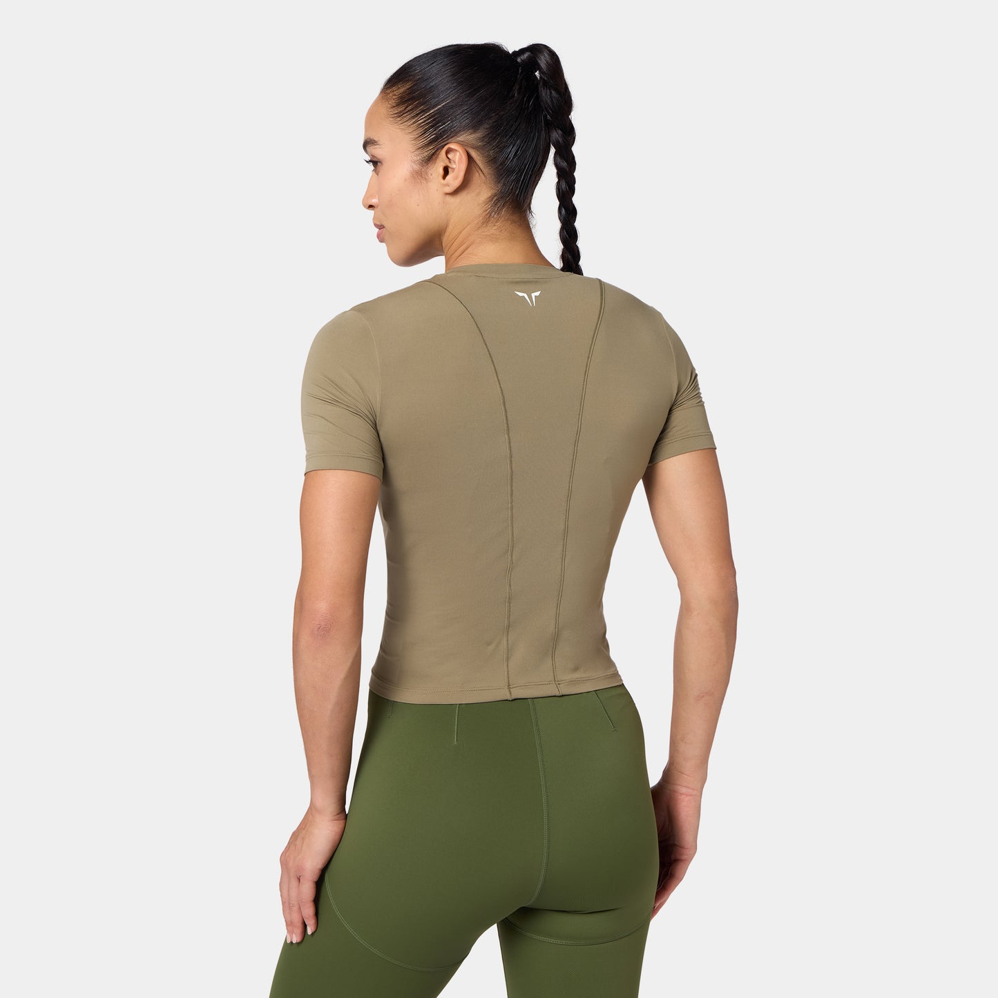 تيشيرت كونتور فائق النعومة - زيتوني