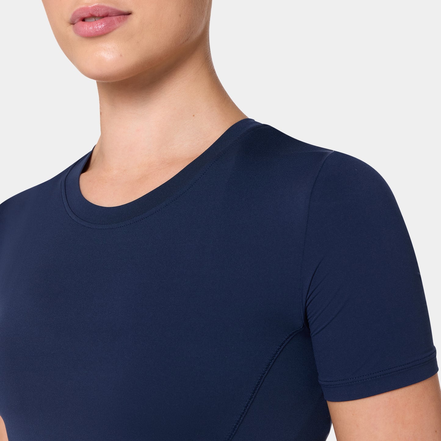 تيشيرت كونتور فائق النعومة - كحلي